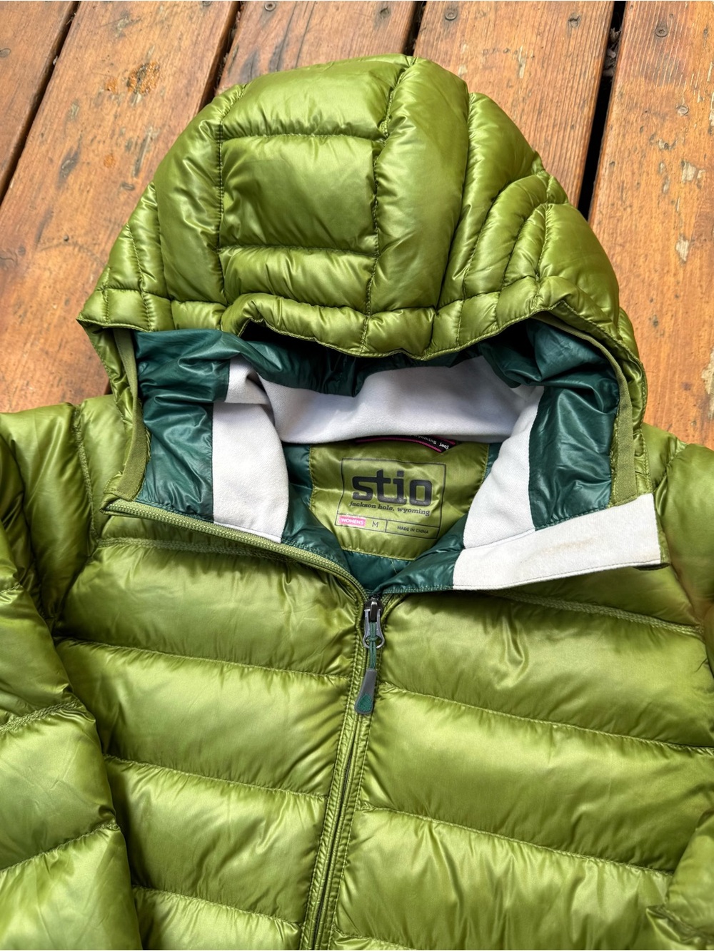 Stio Women's Hometown Hooded Parka in Autumn Green - Picture 5 of 8